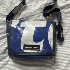 Freitag F11 Lassie small messenger bag